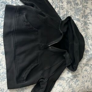 black lululemon scuba